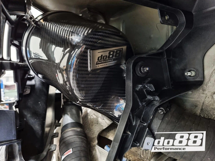 Porsche 911 Carrera (992) Induction system, OE size/66mm outlet